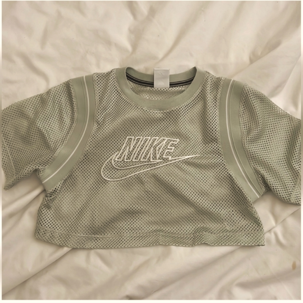 Nike Green And White Mesh Net Cropped Crop Top Sh… - image 7